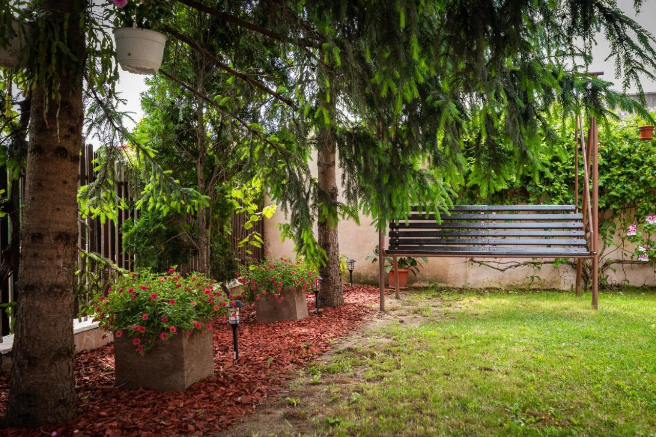 アラドProvenceアパートメント エクステリア 写真
